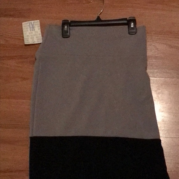 Lularoe Cassie Skirt - Picture 1 of 2